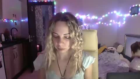 Snapshot of lady_smile69 chatting on 01/17/26, 02:27 lady_smile69 online show from 01/17/26, 02:27