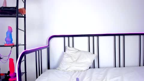 Snapshot of lady_sontse_ chatting on 12/22/24, 07:42 Mia online show from 12/22/24, 07:42