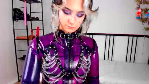 Snapshot of lady_sontse_ chatting on 02/10/25, 08:10 Mia online show from 02/10/25, 08:10