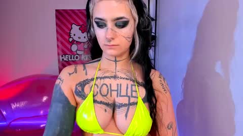 Snapshot of lady_sontse_ chatting on 03/03/25, 04:56 Mia online show from 03/03/25, 04:56