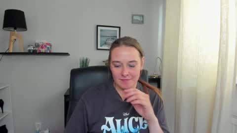 Snapshot of ladyalessa chatting on 07/20/26, 12:40 ALESSA online show from 07/20/26, 12:40