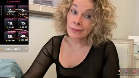 Snapshot of ladybabs chatting on 12/16/25, 02:11 Ladybabs online show from 12/16/25, 02:11