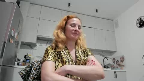Sima Ladybigsmile online show from 04/24/26, 06:32