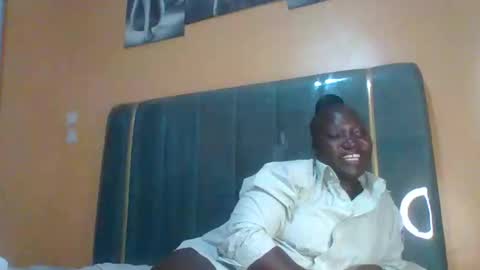 lindah32 online show from 04/29/26, 10:38