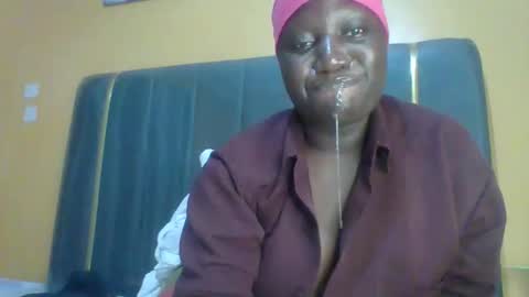 lindah32 online show from 05/01/26, 12:15