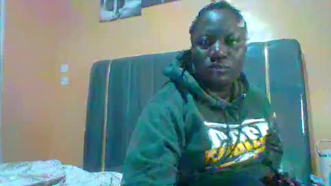 lindah32 online show from 06/17/26, 12:13