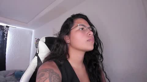 Snapshot of ladybrown_16 chatting on 01/12/25, 07:31 Lady online show from 01/12/25, 07:31