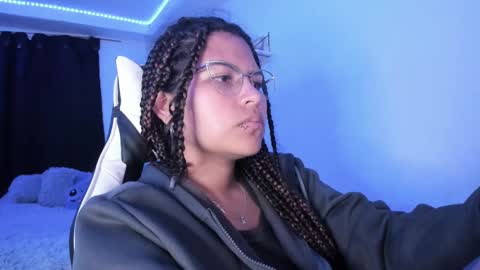Snapshot of ladybrown_16 chatting on 02/18/25, 03:10 Lady online show from 02/18/25, 03:10
