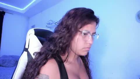  Lady  online show from 11/23/25, 02:55