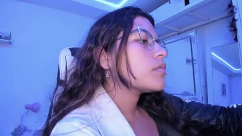  Lady  online show from 04/25/26, 06:49