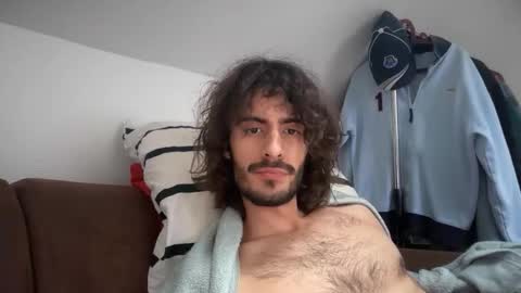 Snapshot of ladycan_tfeeling chatting on 10/19/25, 01:01 ladycan_tfeeling online show from 10/19/25, 01:01