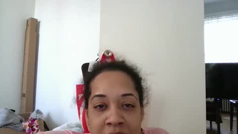 Snapshot of ladycinnabon chatting on 01/03/25, 02:40 Stephanie online show from 01/03/25, 02:40