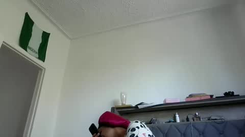 Snapshot of ladycinnabon chatting on 10/04/25, 03:32 Stephanie online show from 10/04/25, 03:32