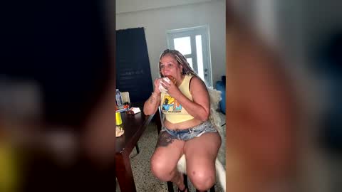 Snapshot of ladycreamypr1 chatting on 04/03/26, 05:00 onlyfans Ladycreamypr online show from 04/03/26, 05:00