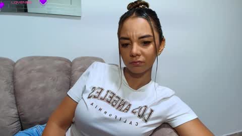 Hello im lady nice to meet you  online show from 11/26/25, 02:29