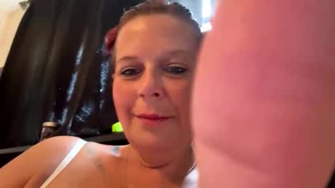 Snapshot of ladyillusion82 chatting on 05/28/26, 04:48 ladyillusion82 online show from 05/28/26, 04:48