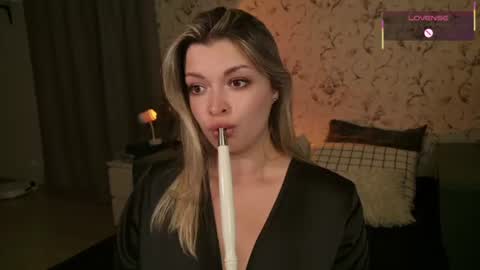 ladylancaster online show from 06/12/26, 05:23