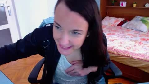 LadyLHoty online show from 06/19/26, 04:44