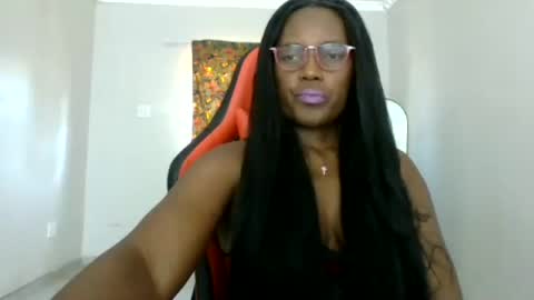 Snapshot of ladymalaika chatting on 07/14/26, 11:49 Malaika online show from 07/14/26, 11:49