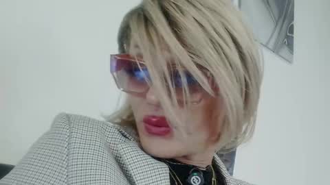 Oxana online show from 05/05/26, 01:13