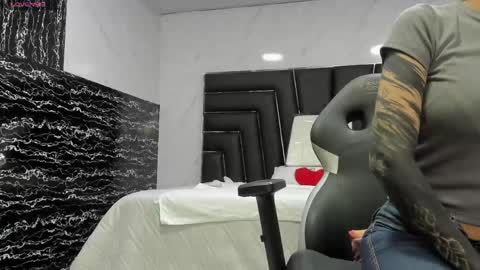 Snapshot of ladyy_scarlett chatting on 05/05/26, 02:30 Ladyy Scarlett online show from 05/05/26, 02:30