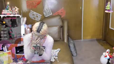 Skinnygirl online show from 02/28/25, 01:05