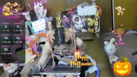 Skinnygirl online show from 10/31/25, 06:42