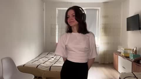Snapshot of lahomahowe chatting on 07/17/26, 04:19 Alisa online show from 07/17/26, 04:19