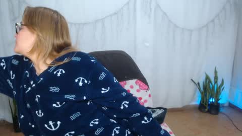  paola and a guest lol    online show from 04/11/26, 03:49