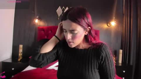 Snapshot of laia_jonees chatting on 12/19/25, 12:12 Laia online show from 12/19/25, 12:12