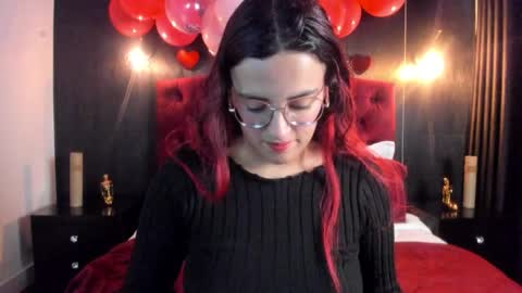 Snapshot of laia_jonees chatting on 03/06/26, 12:01 Laia online show from 03/06/26, 12:01