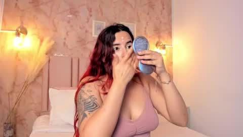 Snapshot of laia_jonees chatting on 03/22/26, 11:57 Laia online show from 03/22/26, 11:57