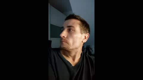 Snapshot of laichzeit1881 chatting on 12/15/25, 03:00 laichzeit1881 online show from 12/15/25, 03:00