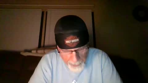 Snapshot of laidbackluxury chatting on 05/28/26, 03:59 laidbackluxury online show from 05/28/26, 03:59
