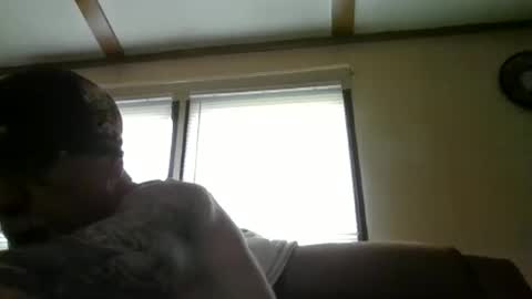 Snapshot of laidbackluxury chatting on 05/28/26, 04:04 laidbackluxury online show from 05/28/26, 04:04
