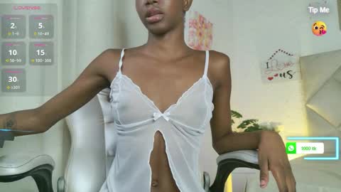 laila_petite online show from 05/03/26, 02:12