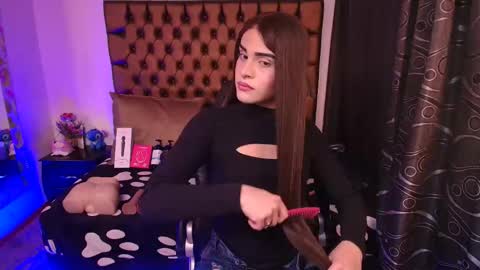 Camila online show from 04/28/26, 08:36
