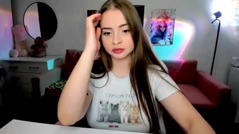 Kira online show from 10/03/25, 10:40