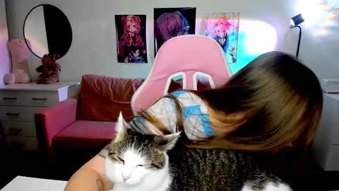 Kira online show from 10/13/25, 08:53