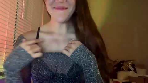 Snapshot of laineylifts chatting on 03/21/26, 03:00 Lainey online show from 03/21/26, 03:00