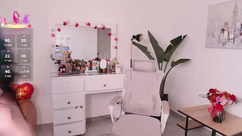 Snapshot of laira_scott chatting on 02/17/26, 08:37 Laira online show from 02/17/26, 08:37