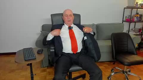 Snapshot of lajose52 chatting on 06/19/26, 06:45 lajose52 online show from 06/19/26, 06:45
