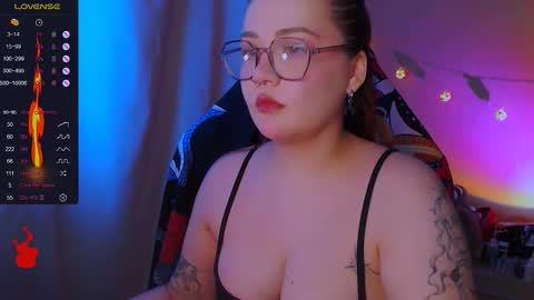 Nicky online show from 11/16/25, 06:24