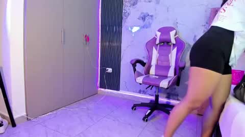 Laura online show from 10/05/25, 12:25