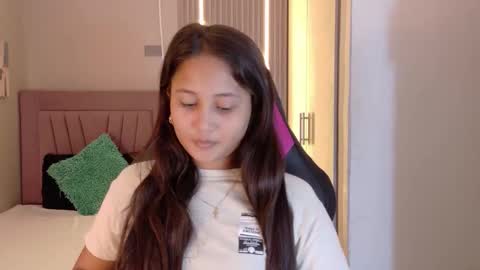 Laura online show from 11/27/25, 12:18