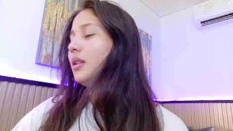 Laura online show from 12/16/25, 12:32