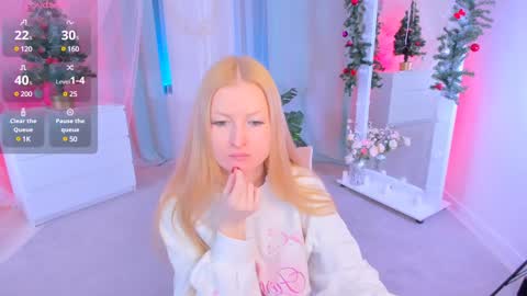 Laly online show from 12/31/24, 03:42