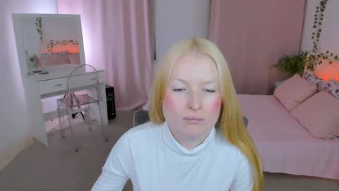 Laly online show from 05/28/26, 08:11