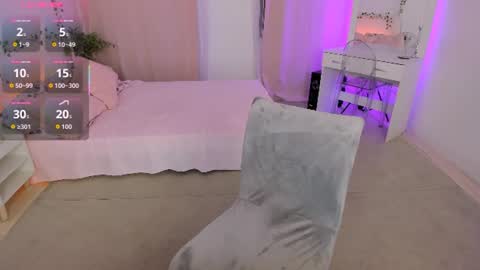 Snapshot of laly_peach chatting on 06/17/26, 10:39 Laly online show from 06/17/26, 10:39