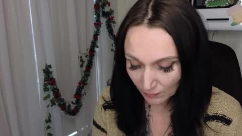 Snapshot of lalyaskyy chatting on 12/18/25, 10:21 Lalya online show from 12/18/25, 10:21